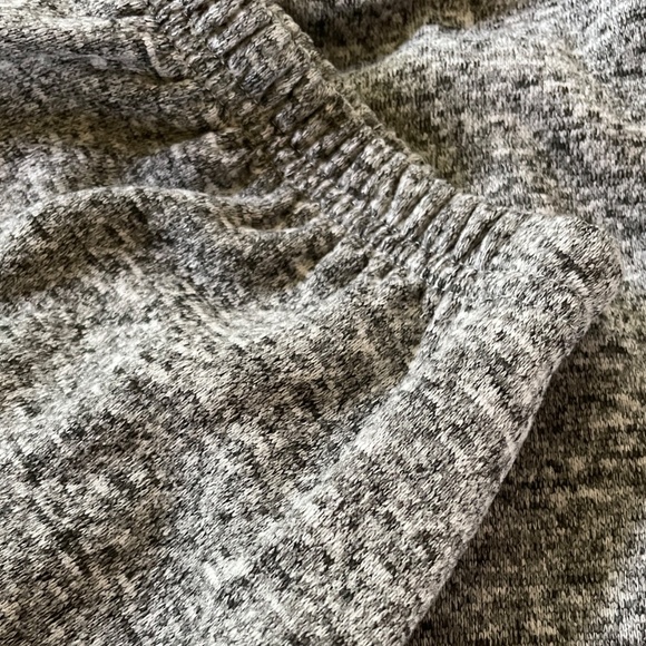 MEN'S PANTS   (JOGGERS SWEATPANTS OR JUST RELAX)  SIZE L - Picture 9 of 9